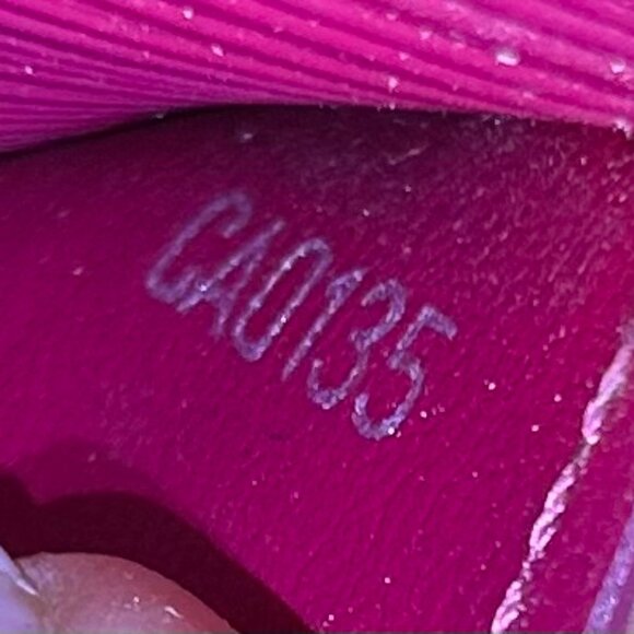 Authentic Women Louis Vuitton Sarah Fuchsia Textured Epi Leather Envelope Wallet - Picture 11 of 14